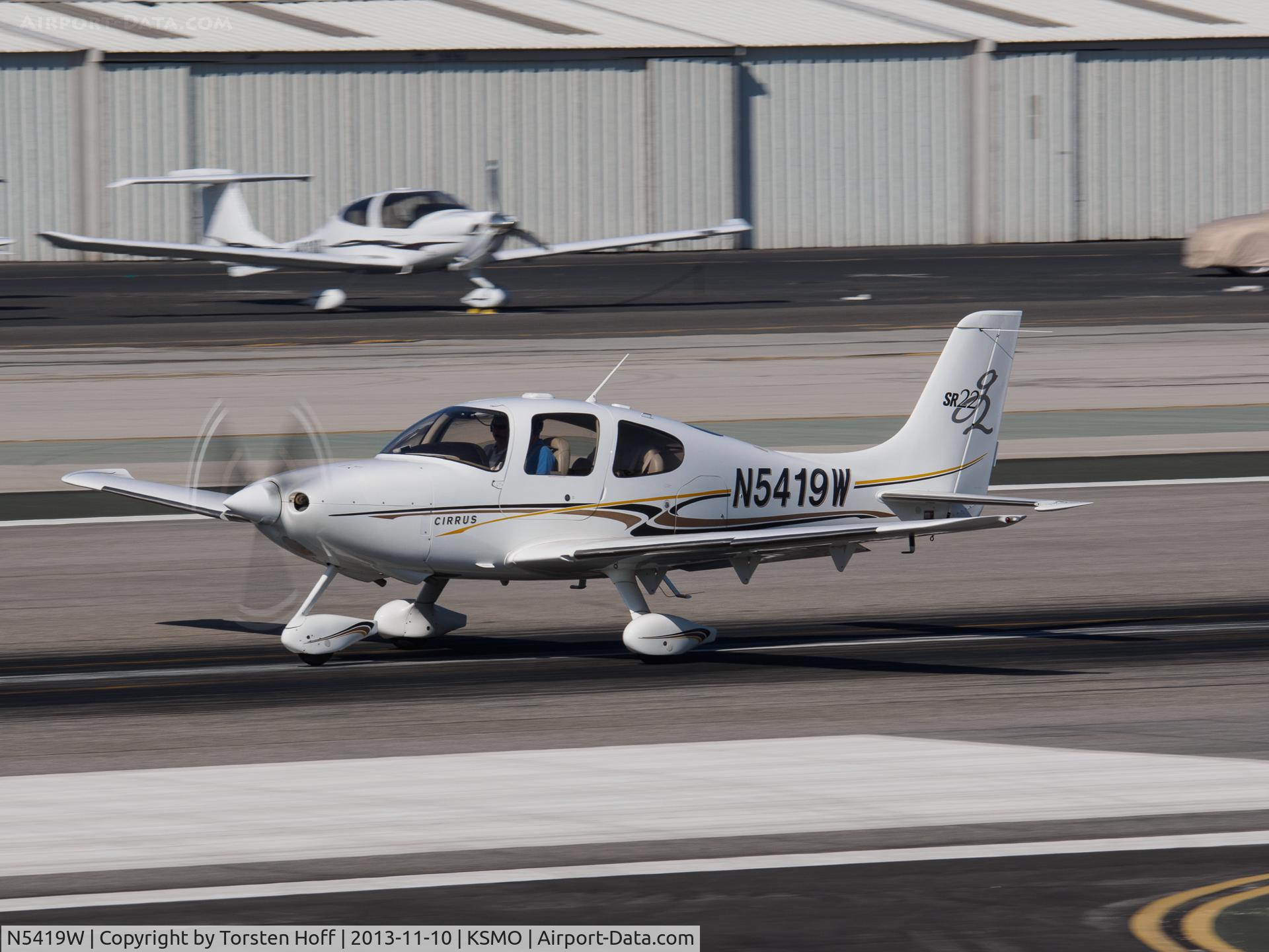N5419W, 2004 Cirrus SR22 G2 C/N 0857, N5419W departing from RWY 21