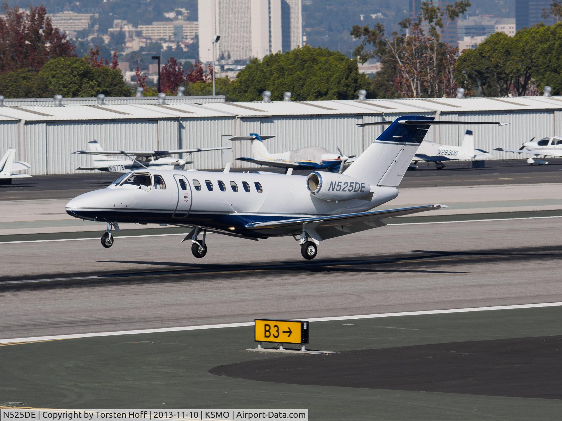 N525DE, 2005 Cessna 525B CitationJet CJ3 C/N 525B0006, N525DE arriving on RWY 21