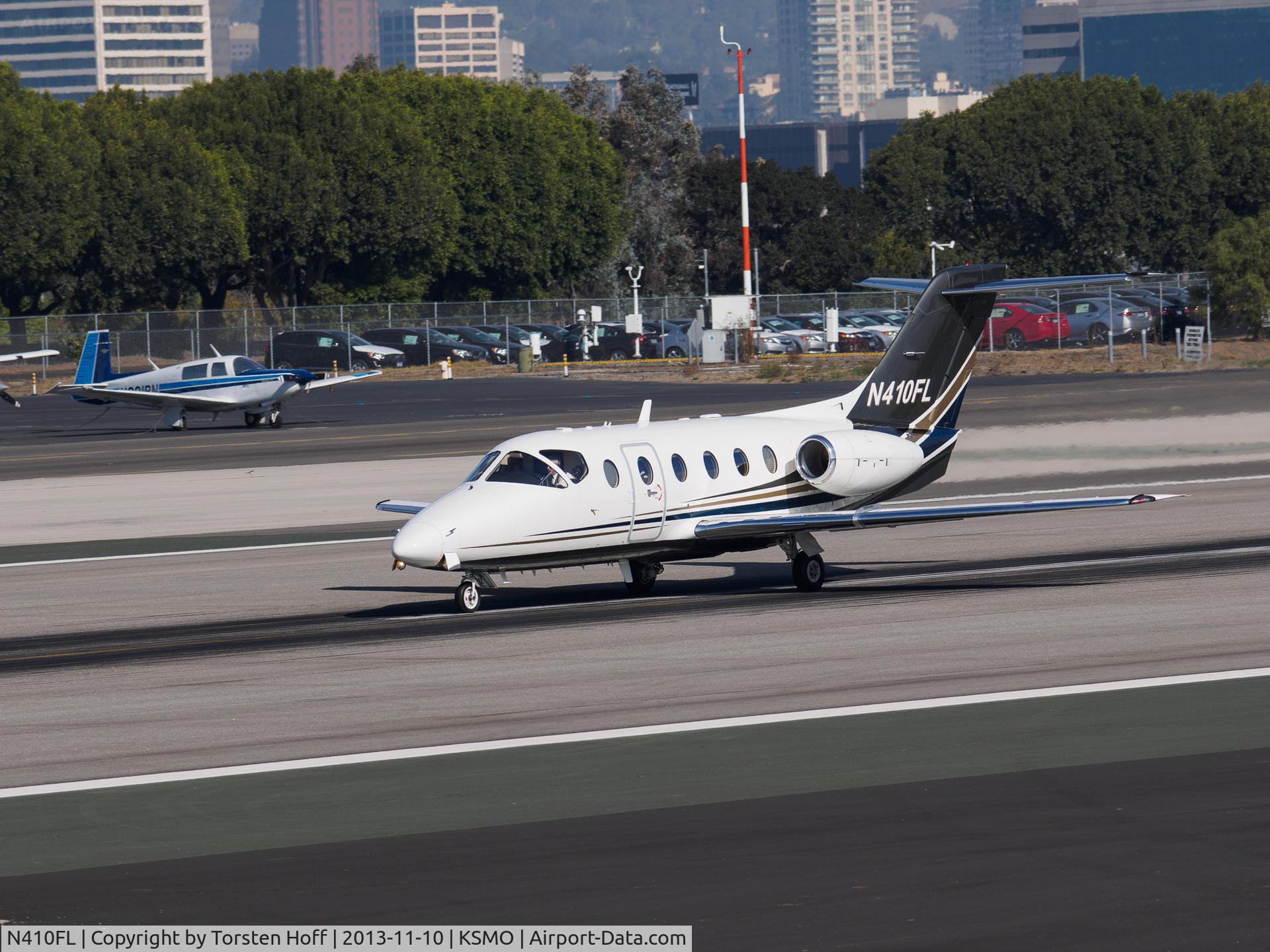N410FL, 1996 Raytheon Aircraft Company 400A C/N RK-123, N410FL departing from RWY 21
