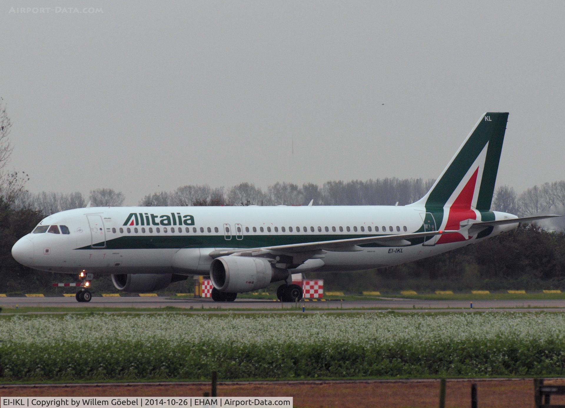 EI-IKL, 2001 Airbus A320-214 C/N 1489, Taxi to the gate of Schiphol Airport