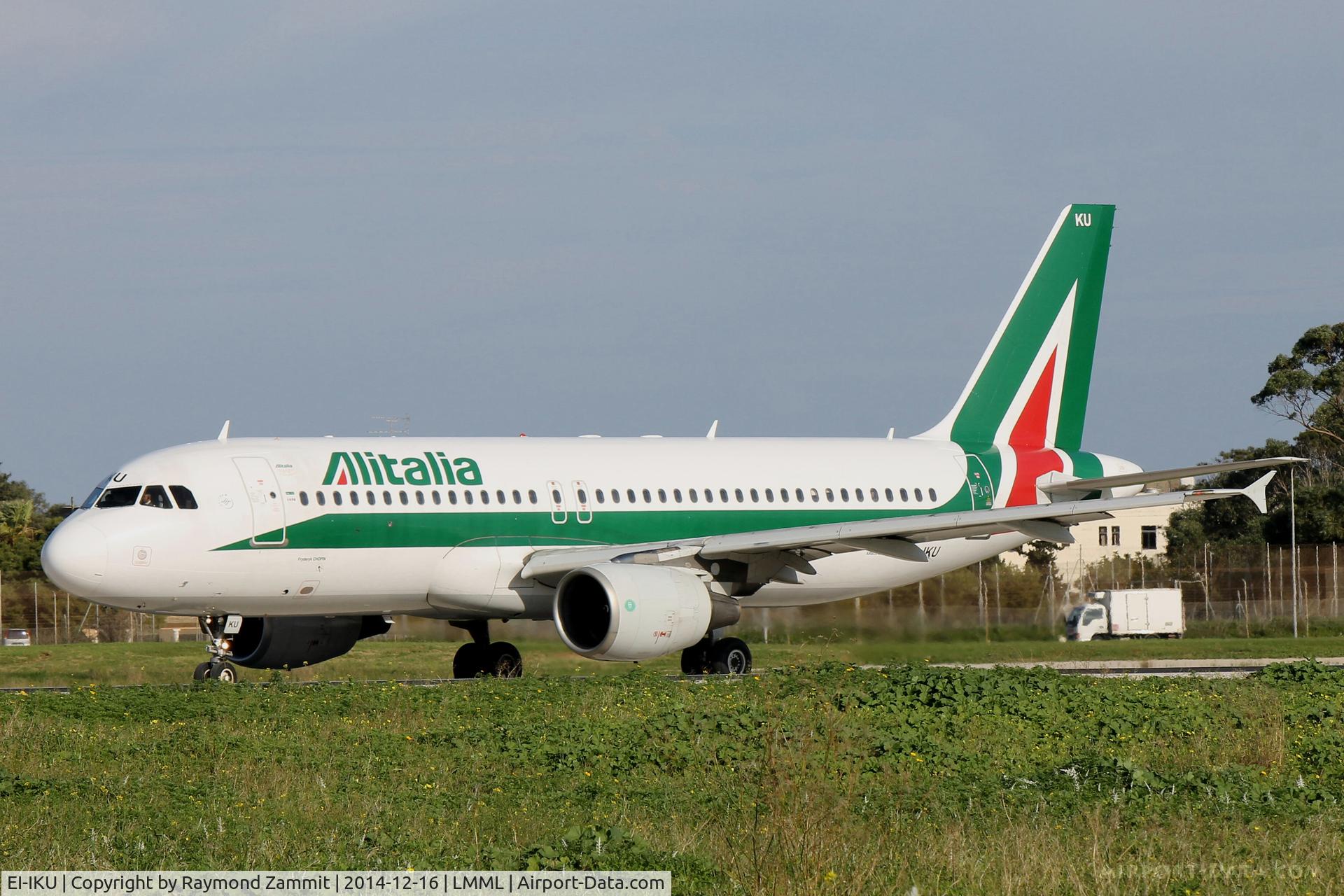 EI-IKU, 2000 Airbus A320-214 C/N 1217, A320 EI-IKU Alitalia