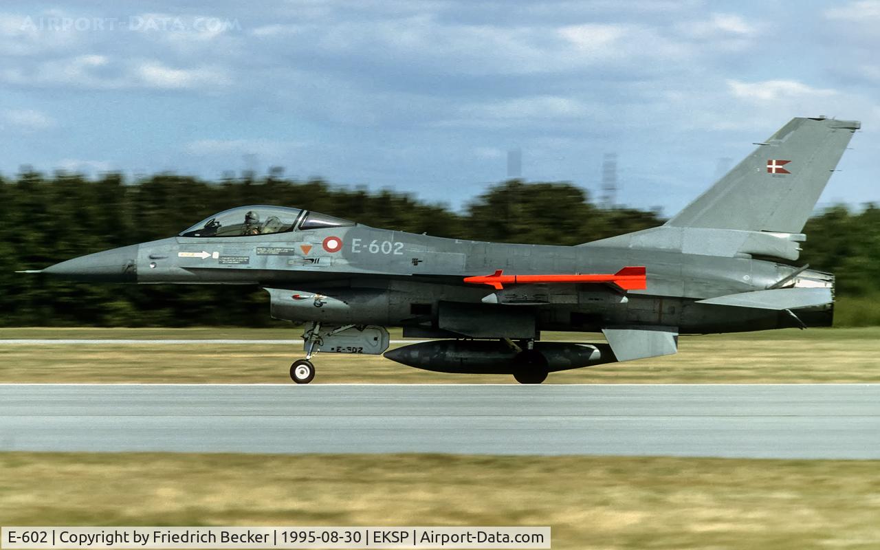 E-602, 1980 General Dynamics (SABCA) F-16AM Fighting Falcon (401) C/N 6F-37, decelerating after touchdown at Skrydstrup
