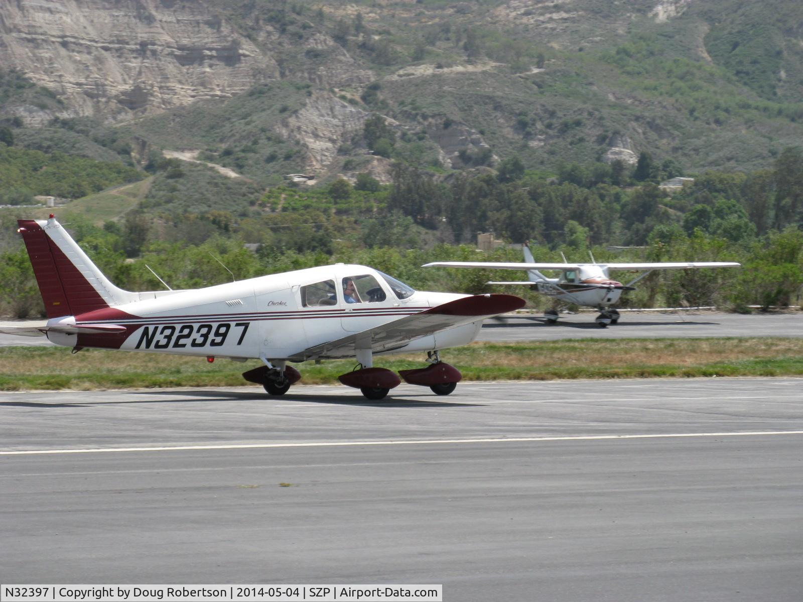 N32397, 1974 Piper PA-28-140 Cherokee C/N 28-7525062, 1974 Piper PA-28-140 CHEROKEE, Lycoming O-320-E2A 150 Hp, landing roll Rwy 22