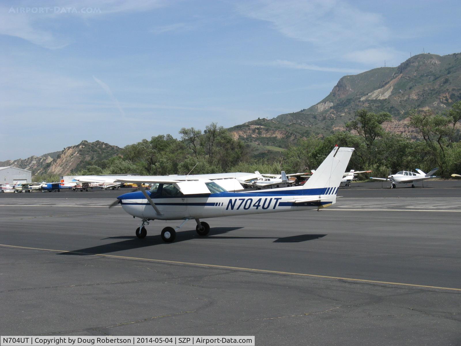 N704UT, 1976 Cessna 150M C/N 15078891, 1976 Cessna 150M, Continental O-200 100 Hp, taxi