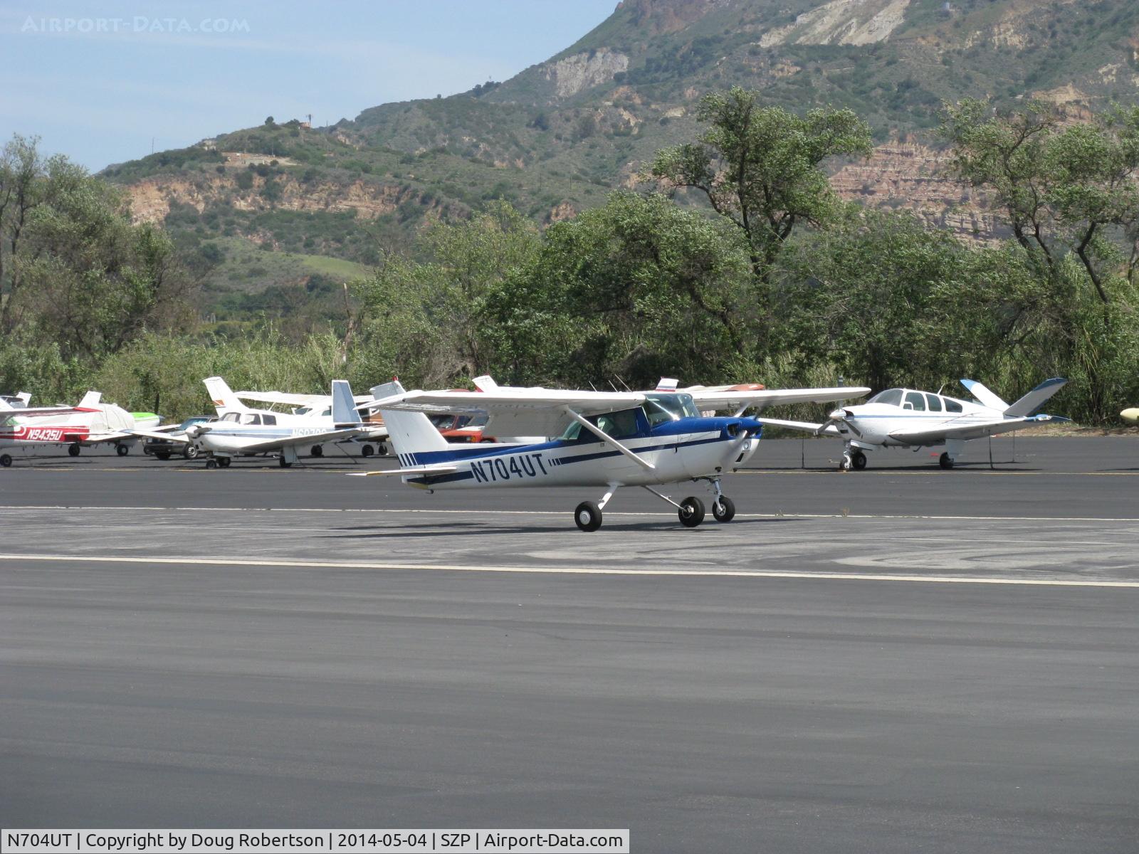 N704UT, 1976 Cessna 150M C/N 15078891, 1976 Cessna 150M, Continental O-200 100 Hp, landing roll Rwy 22