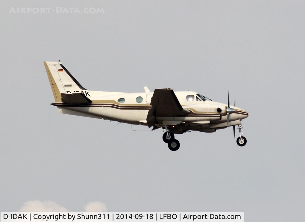 D-IDAK, Beech C90 King Air C/N LJ-647, Landing rwy 14L