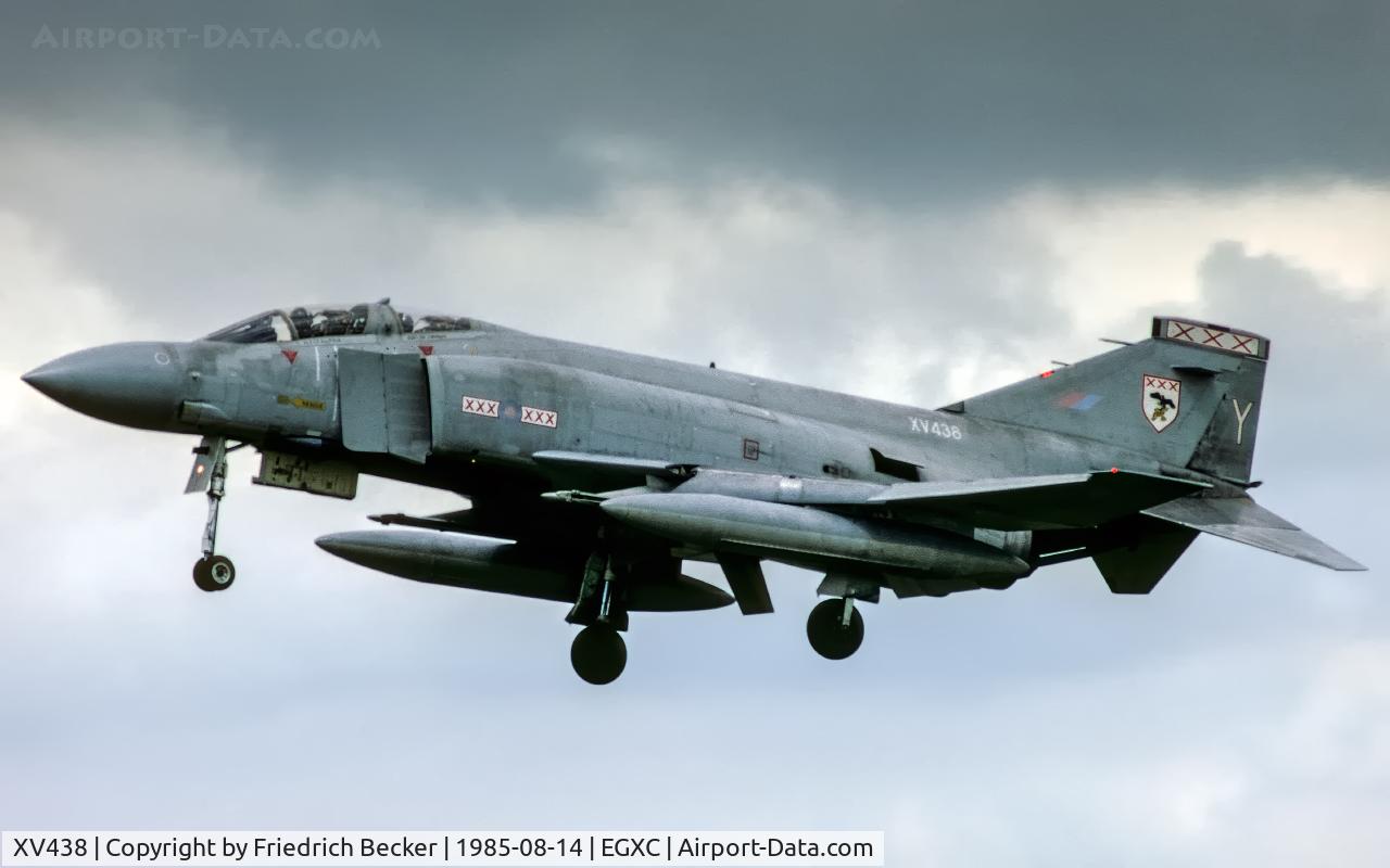 XV438, 1969 McDonnell Douglas Phantom FGR2 C/N 3201/9268, on final at RAF Coningsby