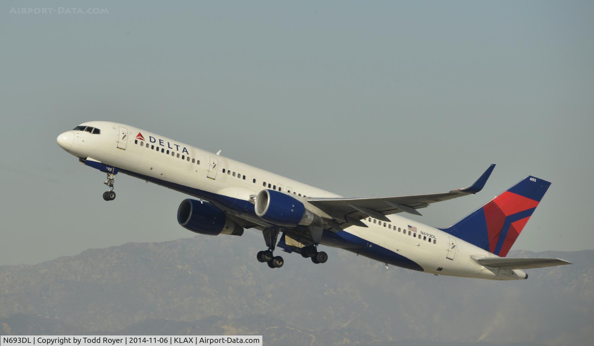 N693DL, 1998 Boeing 757-232 C/N 29725, Departing LAX on 25R