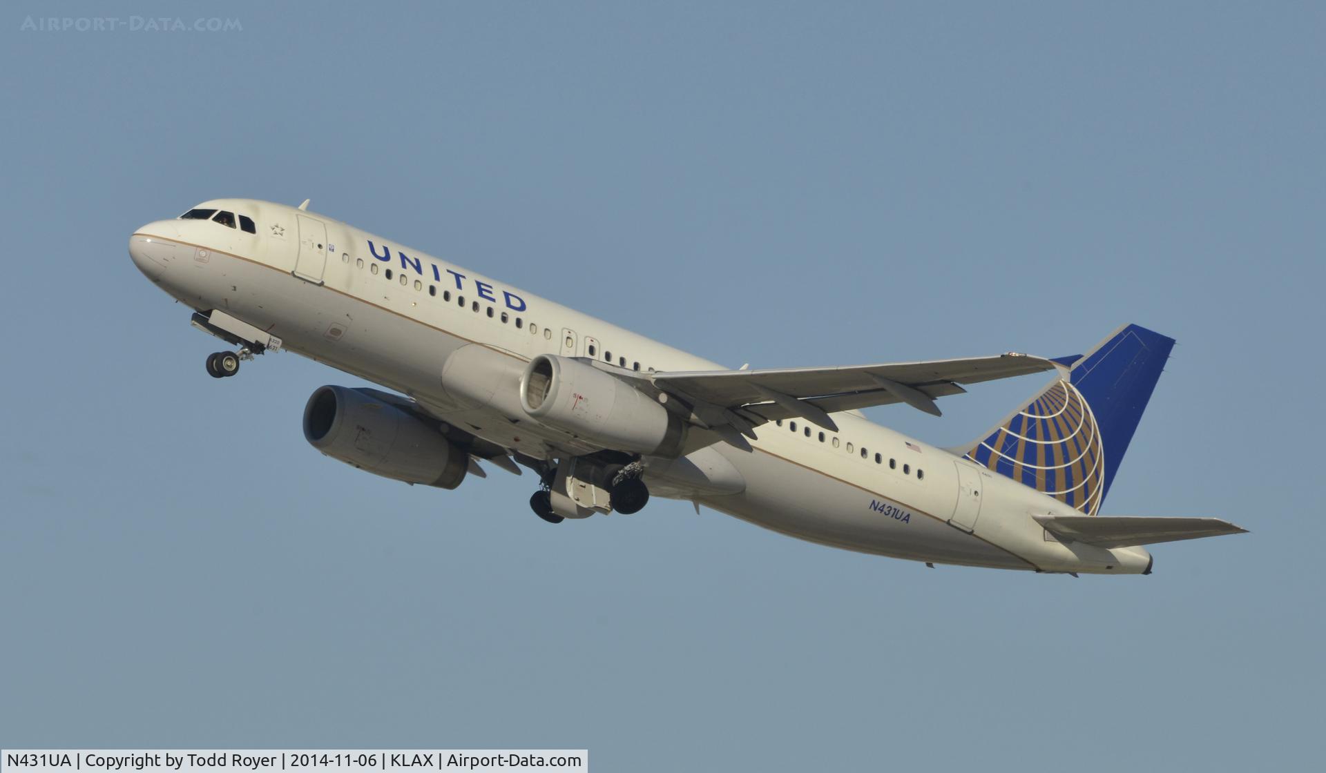 N431UA, 1996 Airbus A320-232 C/N 571, Departing LAX on 25R