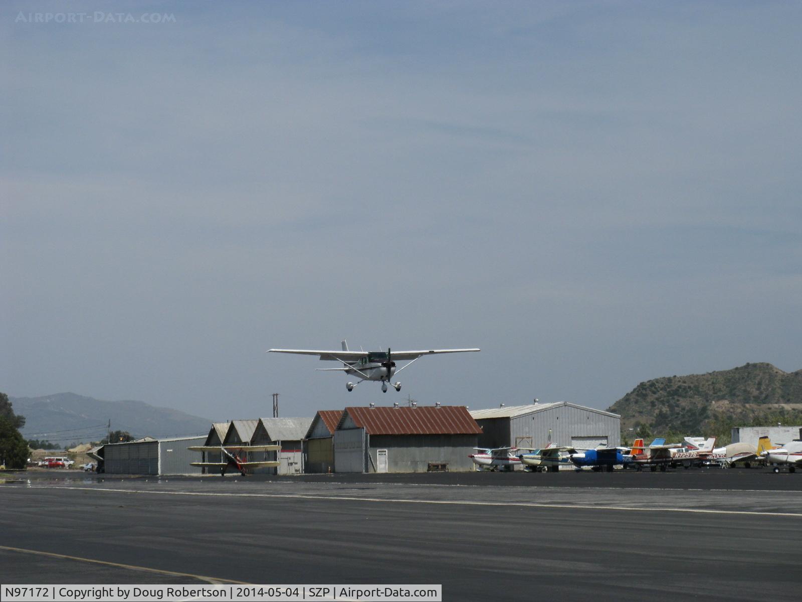 N97172, 1984 Cessna 172P C/N 17276162, 1984 Cessna 172P SKYHAWK II, Lycoming O-320-D2J 160 Hp, landing Rwy 22