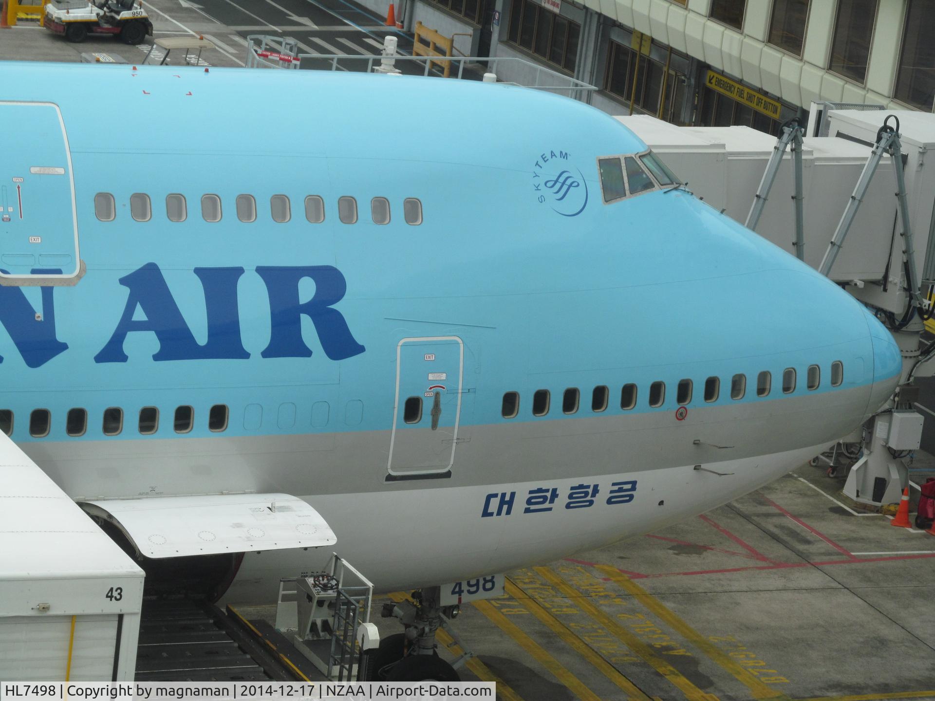 HL7498, 1996 Boeing 747-4B5 C/N 26402, close up of front bit