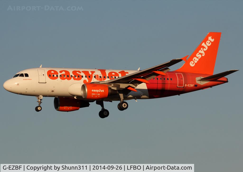 G-EZBF, 2006 Airbus A319-111 C/N 2923, Landing rwy 32L in Tartan c/s