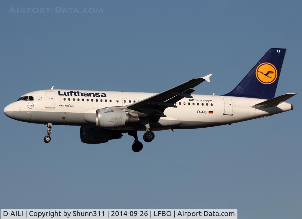D-AILI, 1997 Airbus A319-114 C/N 651, Landing rwy 32R