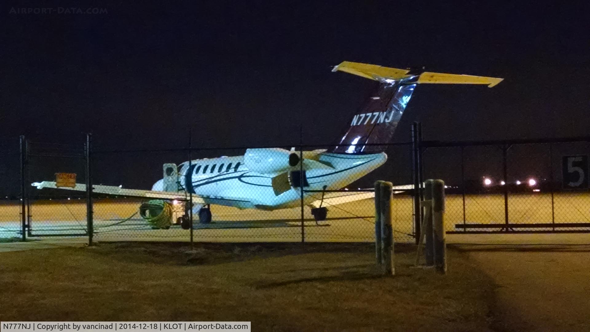 N777NJ, 2006 Cessna 525B C/N 525B0099, Preparing for departure at KLOT