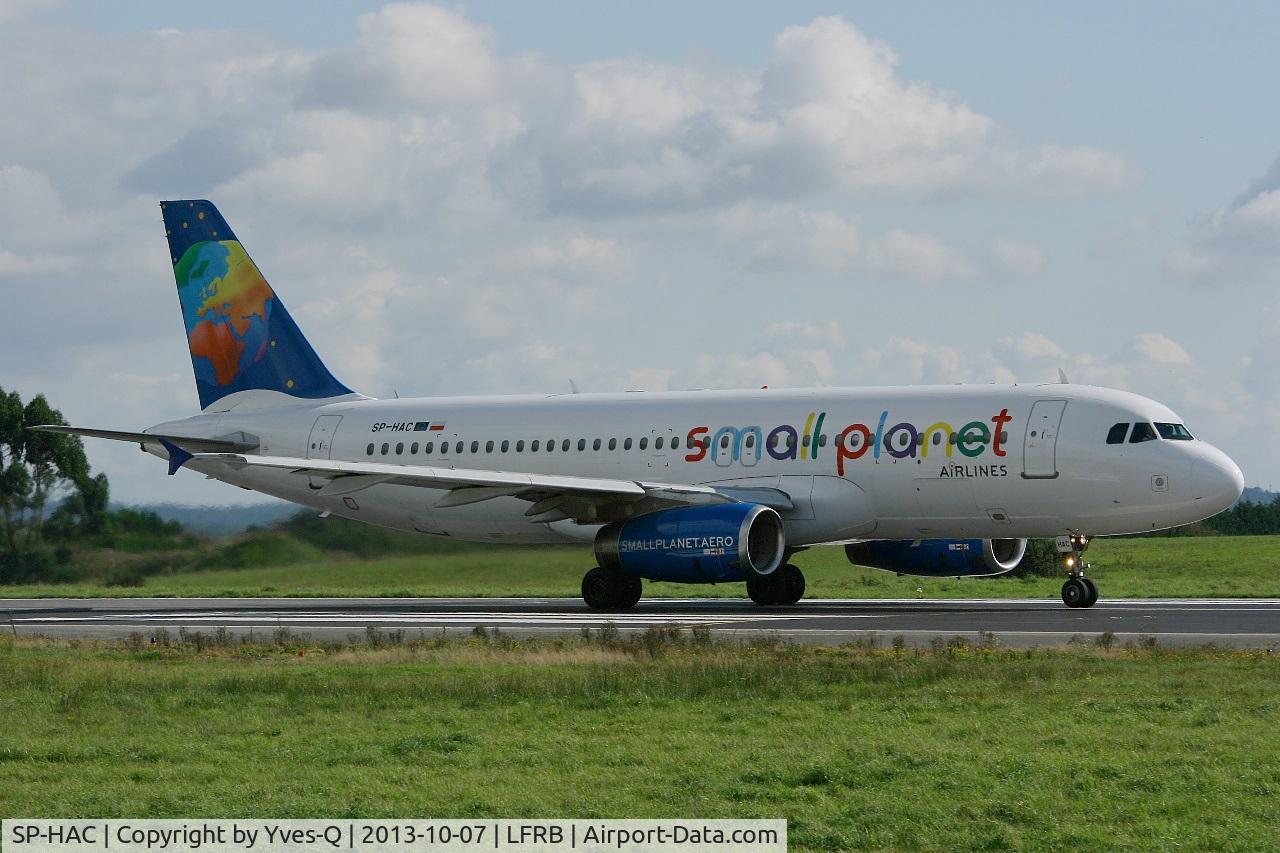 SP-HAC, 1997 Airbus A320-233 C/N 739, Airbus A320-233, Take off rwy 25L, Brest-Bretagne airport (LFRB-BES)