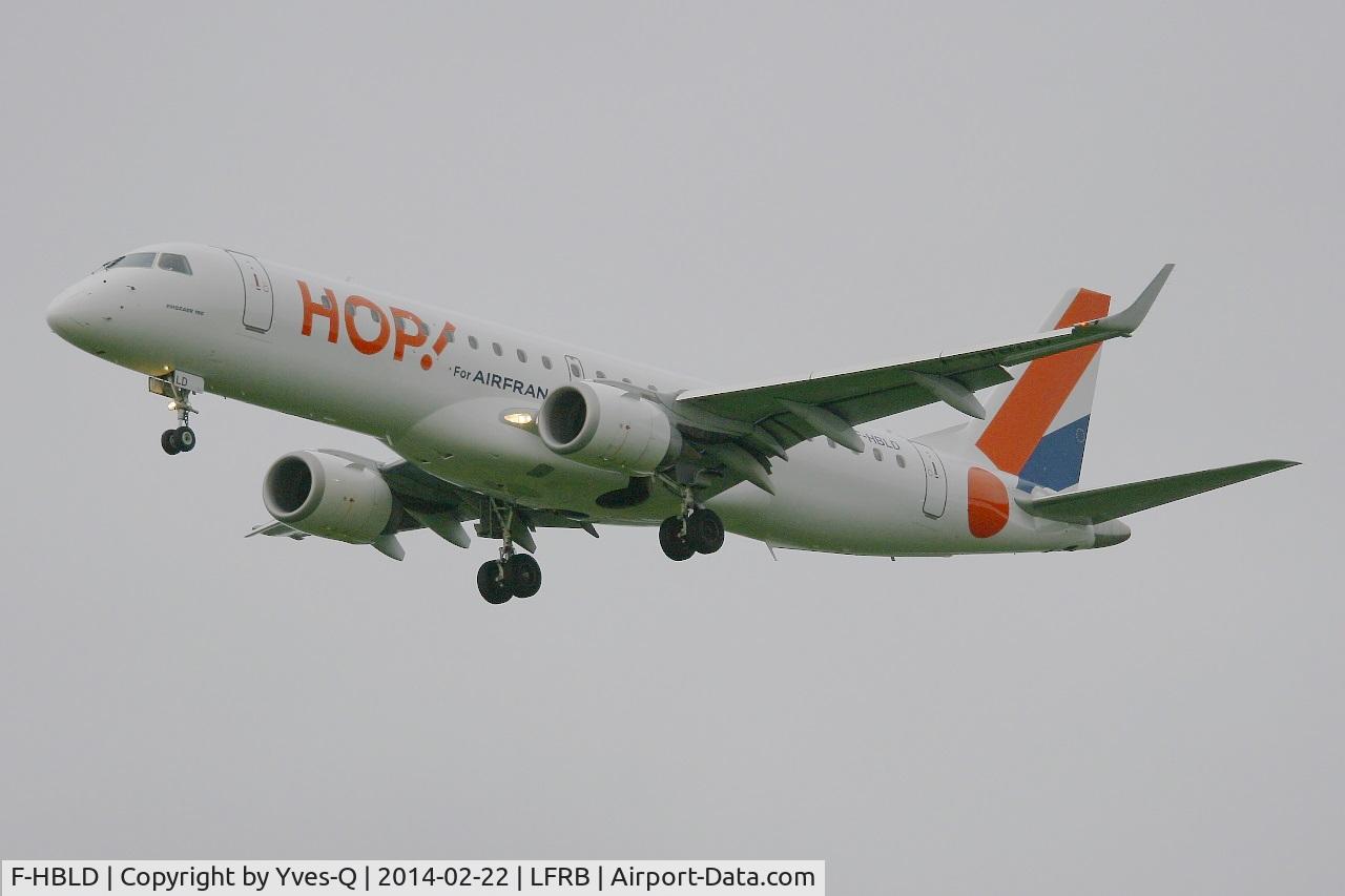F-HBLD, 2007 Embraer 190LR (ERJ-190-100LR) C/N 19000113, Embraer ERJ-190-100LR, Short approach rwy 25L, Brest-Bretagne airport (LFRB-BES)