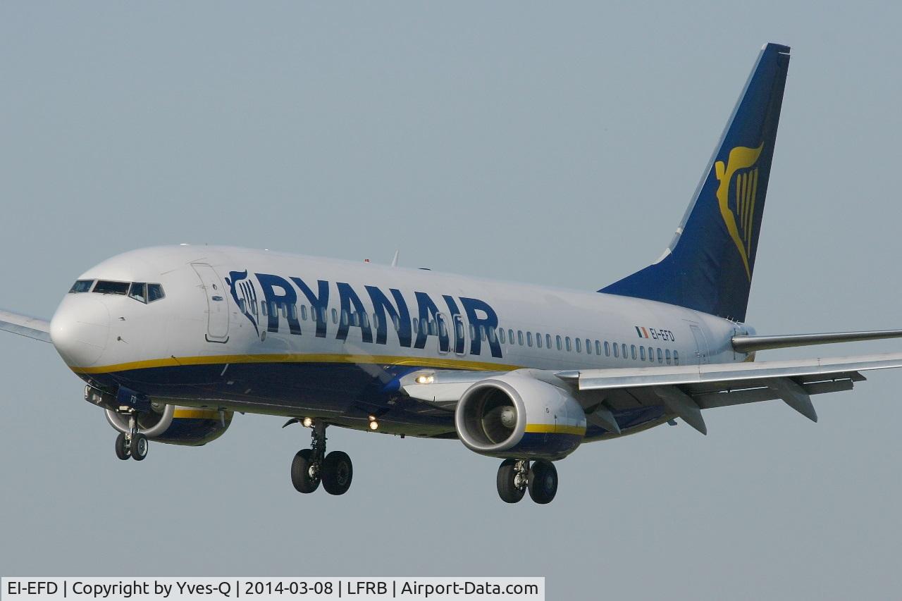EI-EFD, 2009 Boeing 737-8AS C/N 35011, Boeing 737-8AS, Short approach rwy 25L, Brest-Bretagne airport (LFRB-BES)