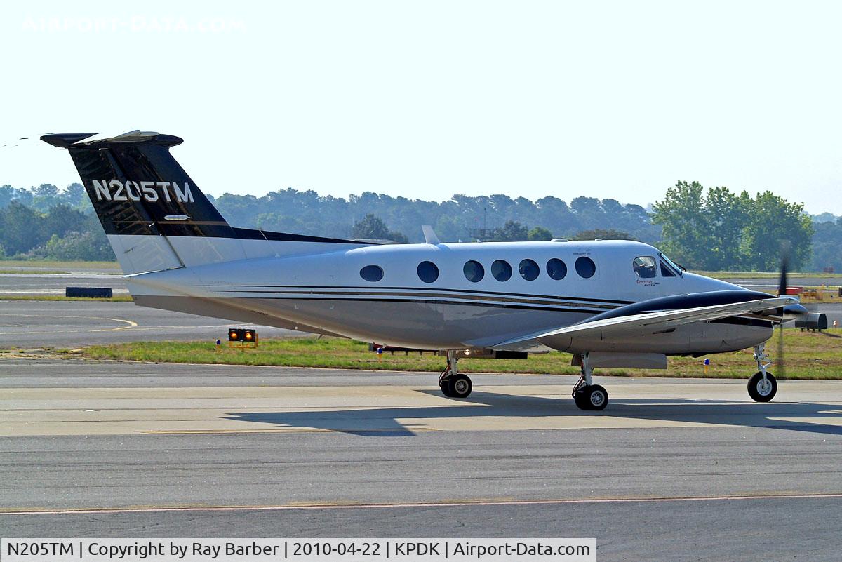 N205TM, 2007 Hawker Beechcraft B200 King Air C/N BB-1991, Beech B200 Super KIng Air [BB-1991] Atlanta-Dekalb Peachtree~N 22/04/2010