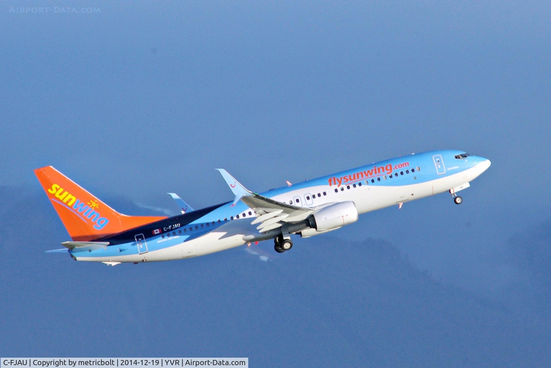 C-FJAU, 2013 Boeing 737-8K5 C/N 37250, now with scimitar winglets