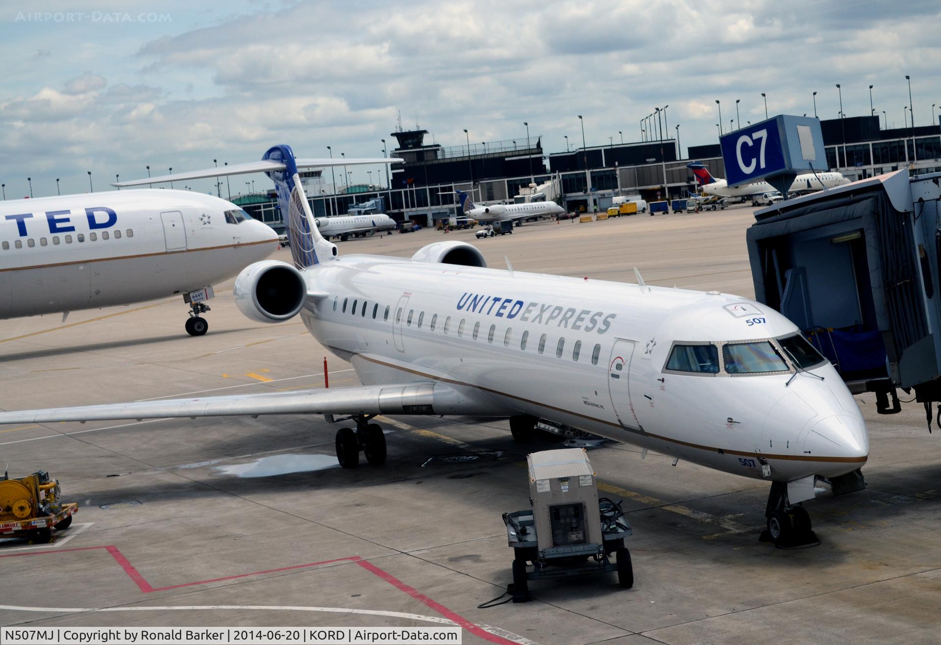 N507MJ, 2003 Bombardier CRJ-701 (CL-600-2C10) Regional Jet C/N 10017, Gate C7 O'Hare