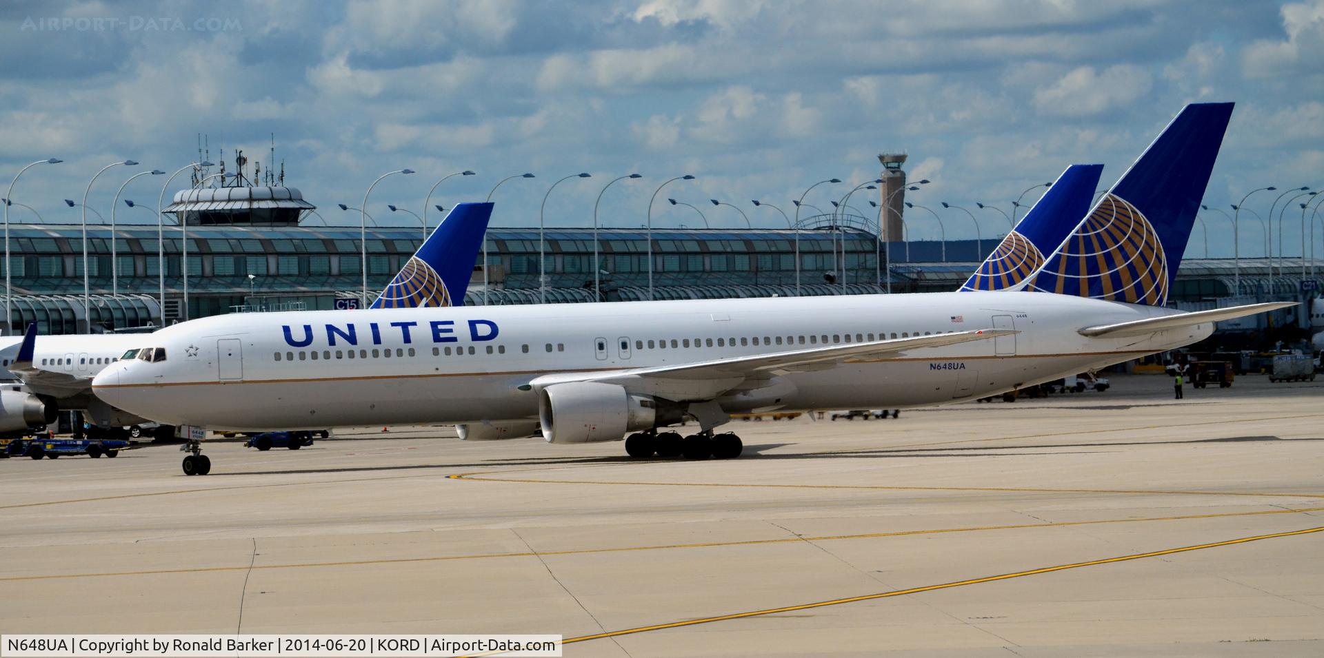 N648UA, 1992 Boeing 767-322ER C/N 25285, Taxi O'Hare
