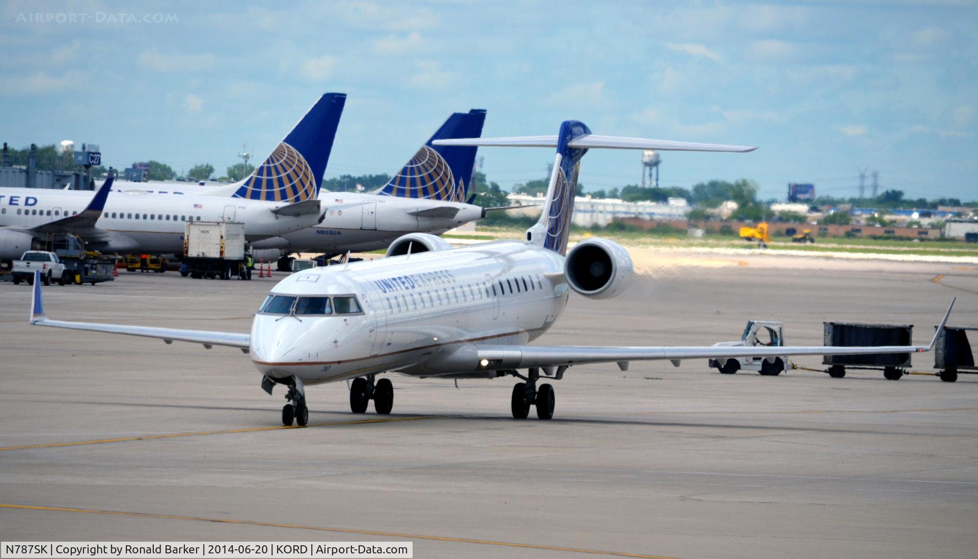 N787SK, 2009 Bombardier CRJ-700 (CL-600-2C10) Regional Jet C/N 10288, Taxi O'Hare