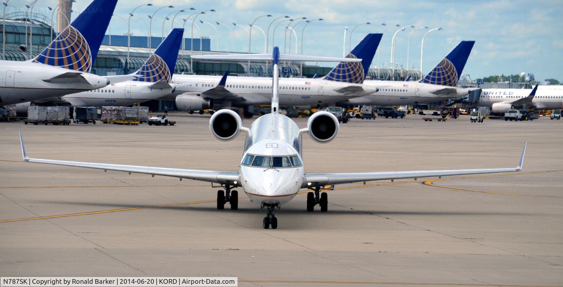 N787SK, 2009 Bombardier CRJ-700 (CL-600-2C10) Regional Jet C/N 10288, Taxi O'Hare