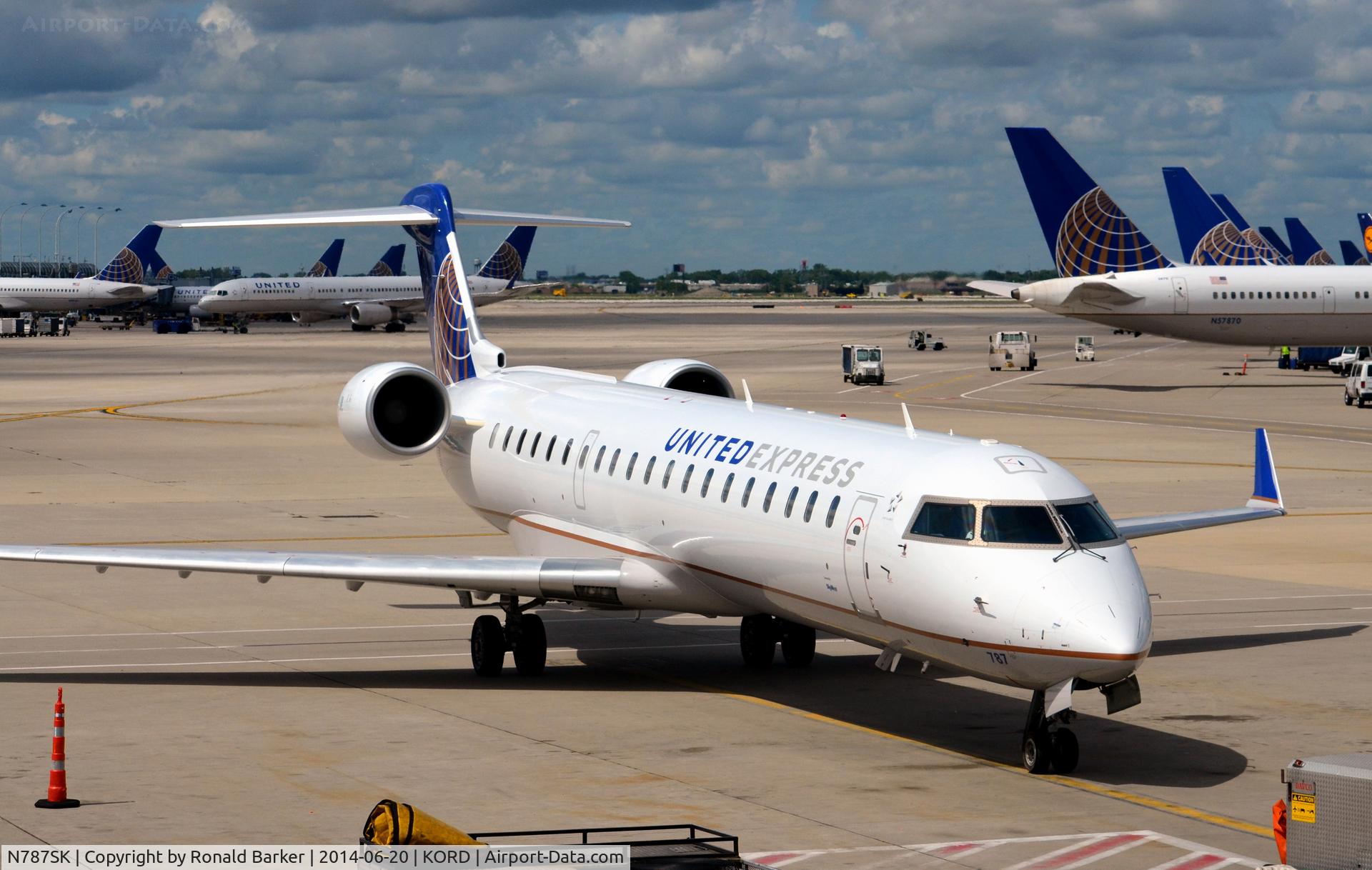 N787SK, 2009 Bombardier CRJ-700 (CL-600-2C10) Regional Jet C/N 10288, Taxi O'Hare