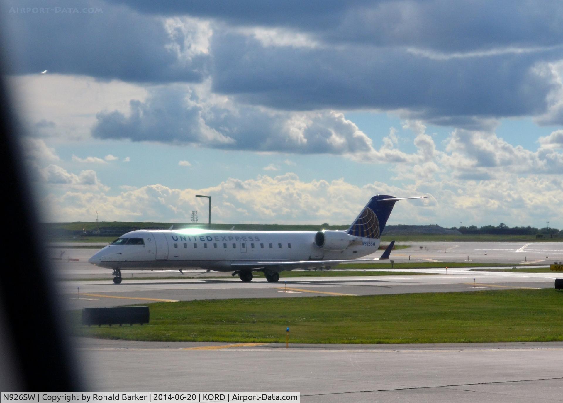 N926SW, 2002 Bombardier CRJ-200LR (CL-600-2B19) C/N 7687, Taxi O'Hare