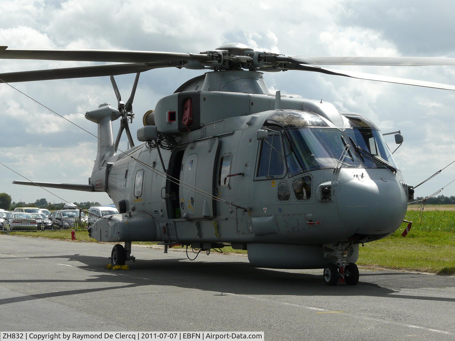 ZH832, 1999 AgustaWestland EH-101 Merlin HM.2 C/N 50057/RN12/MCSP08, Koksijde 7-7-2011