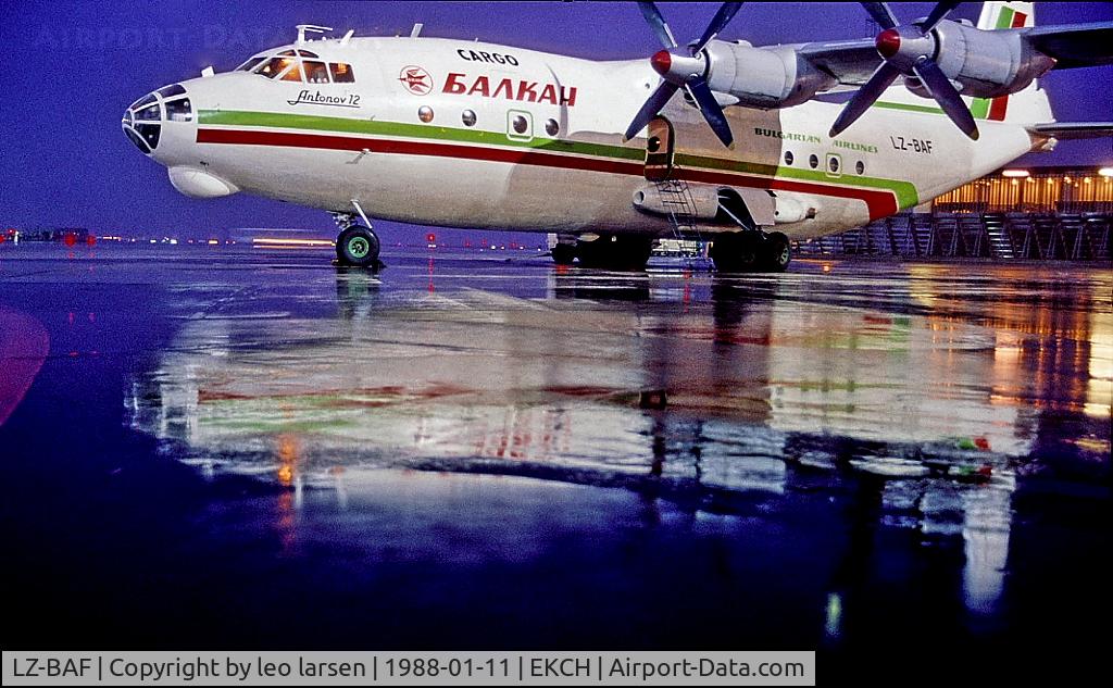 LZ-BAF, 1964 Antonov An-12B C/N 402408, Copenhagen 11.1.88