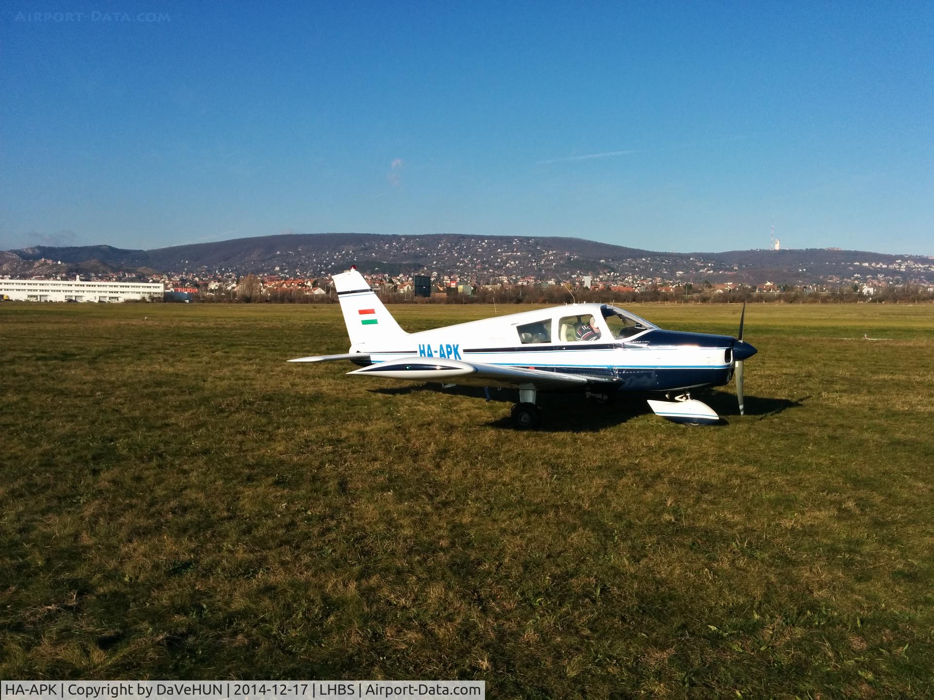 HA-APK, 1970 Piper PA-28-140 Cherokee C/N 28-26700, During taxi.