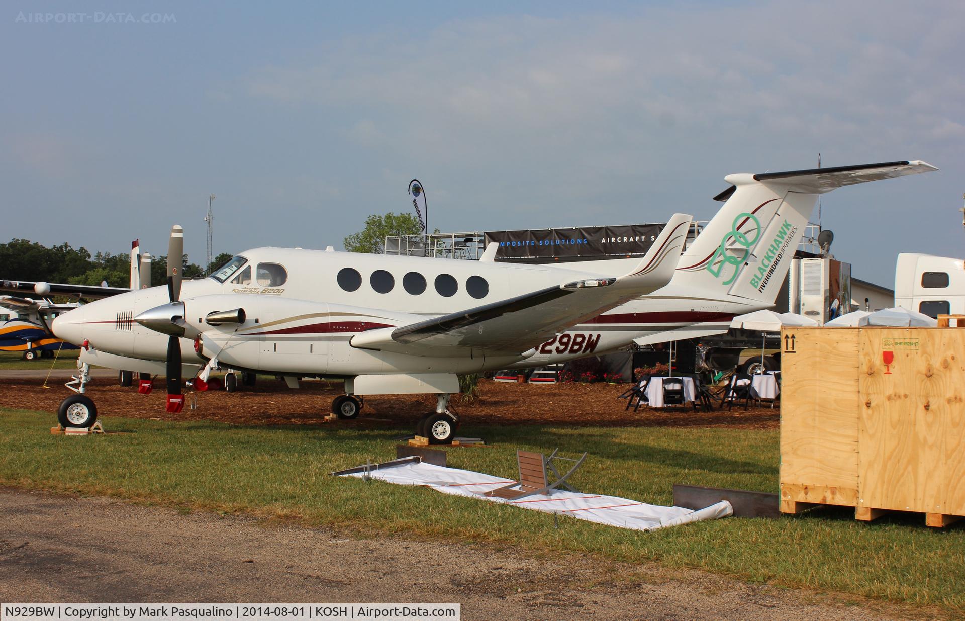 N929BW, 1998 Raytheon Aircraft Company B200 C/N BB-1630, Beech B200