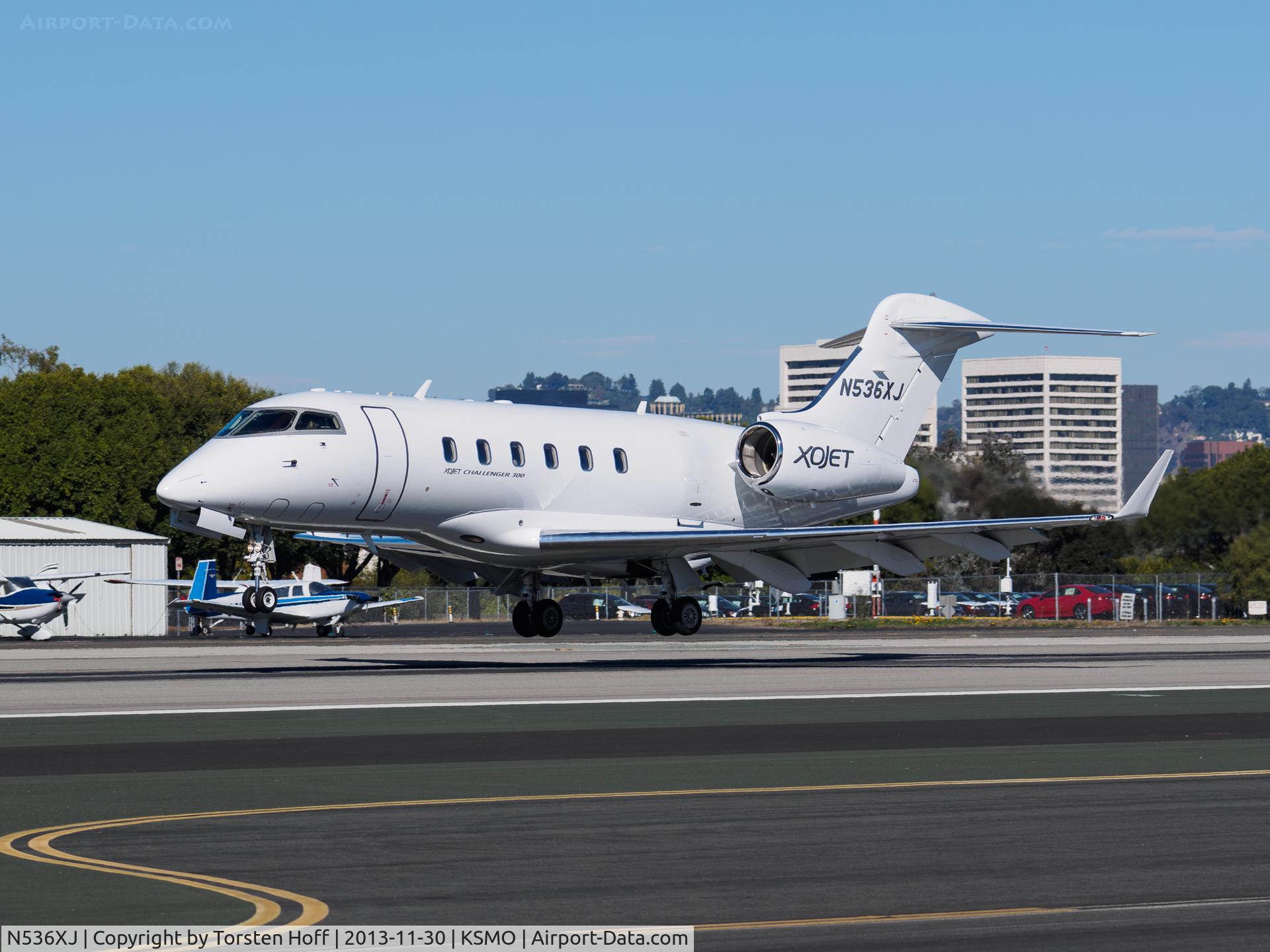 N536XJ, 2000 BAe Systems Avro 146-RJ85A C/N E.2372, N536XJ arriving on RWY 21