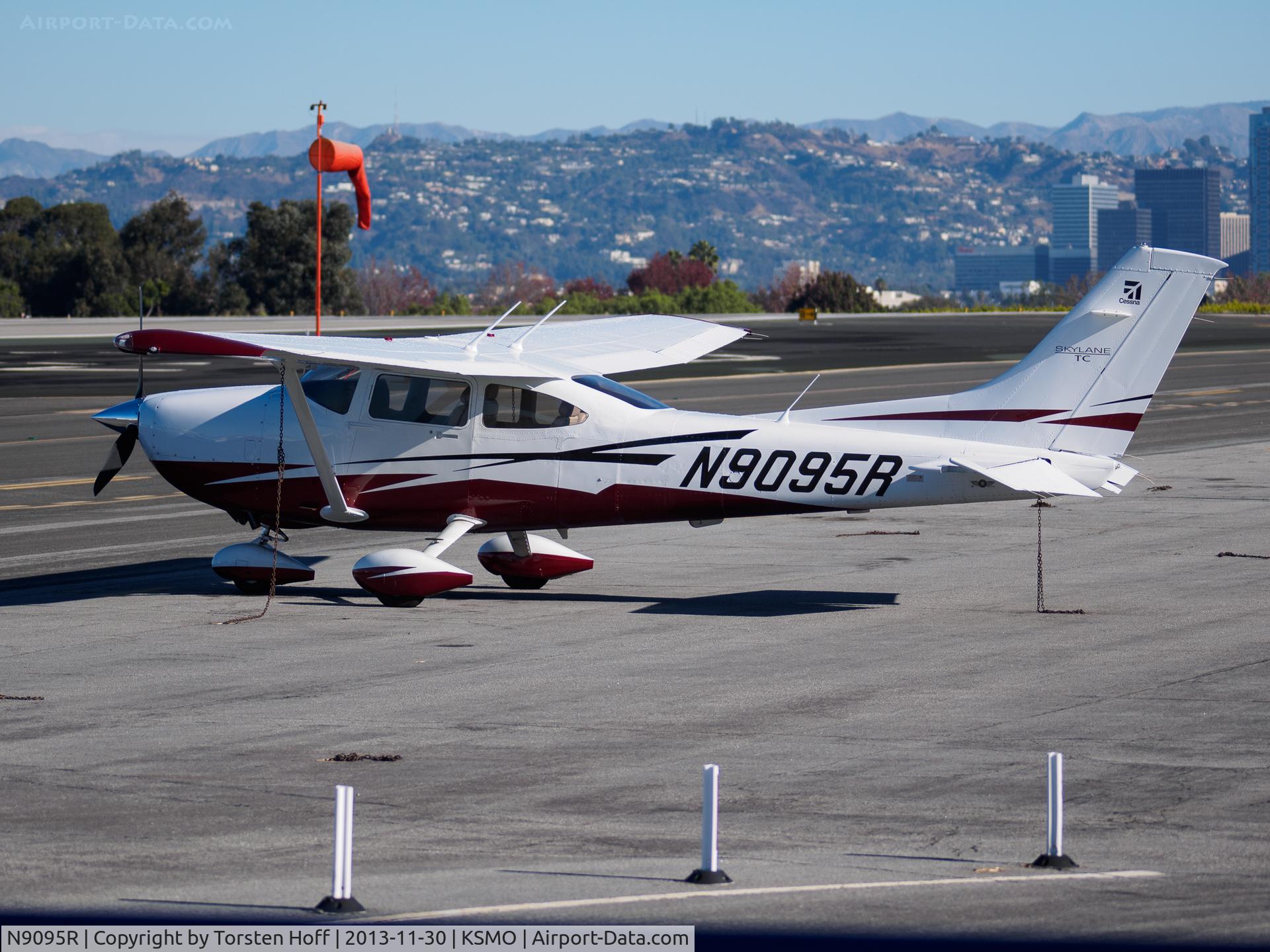 N9095R, 1975 Cessna A188B C/N 18802111T, N9095R parked at KSMO