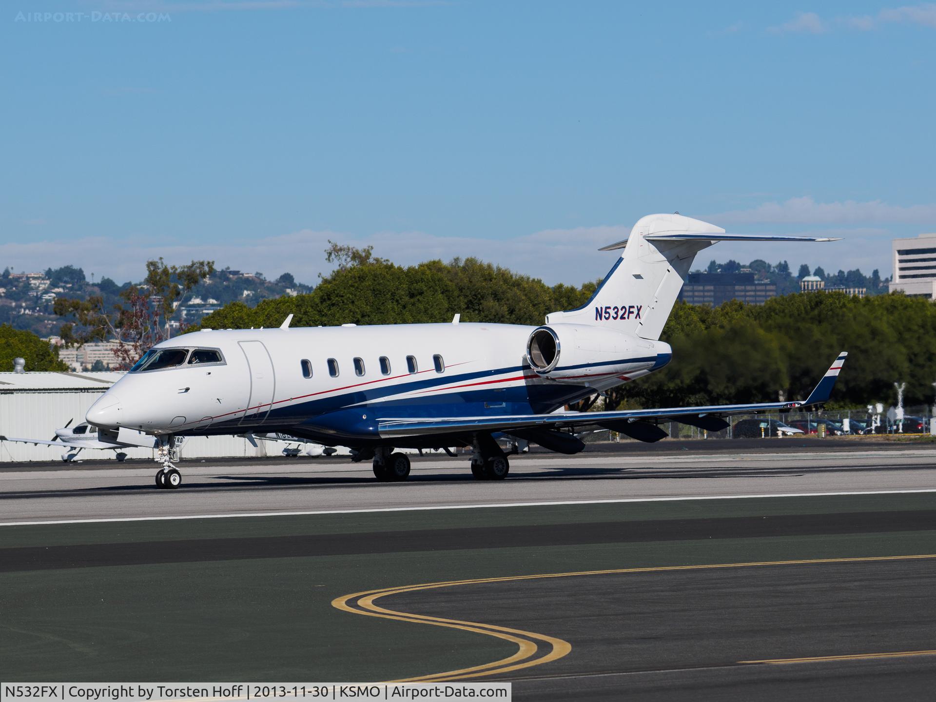 N532FX, 2007 Bombardier Challenger 300 (BD-100-1A10) C/N 20154, N532FX departing from RWY 21