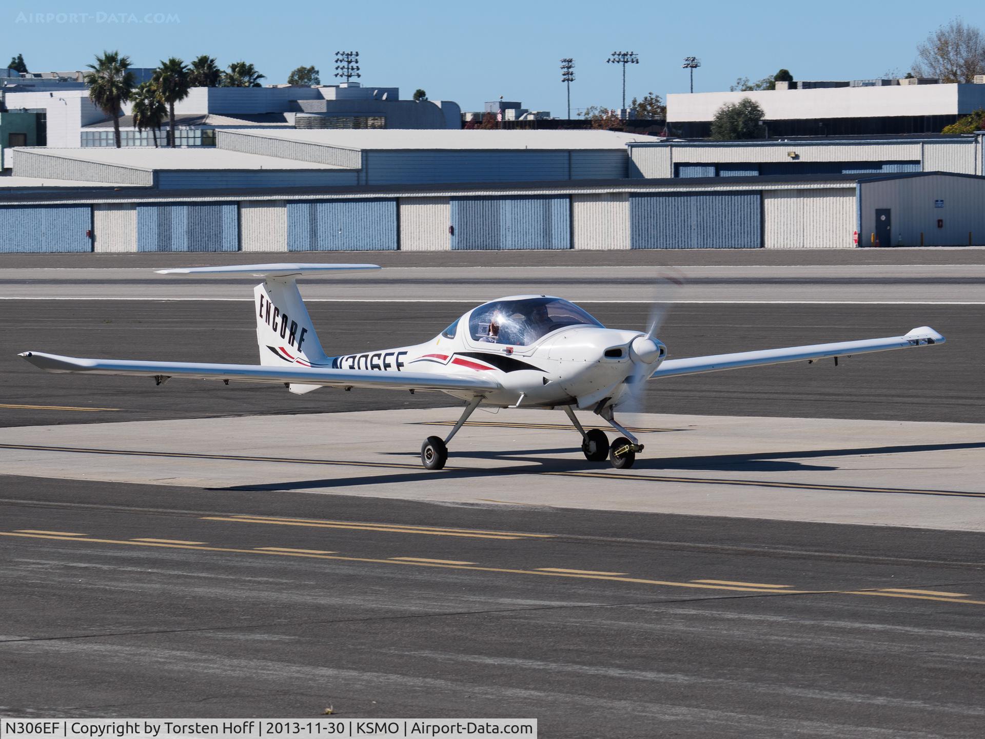 N306EF, Diamond DA-20 Katana C/N 20210, N306EF taxiing