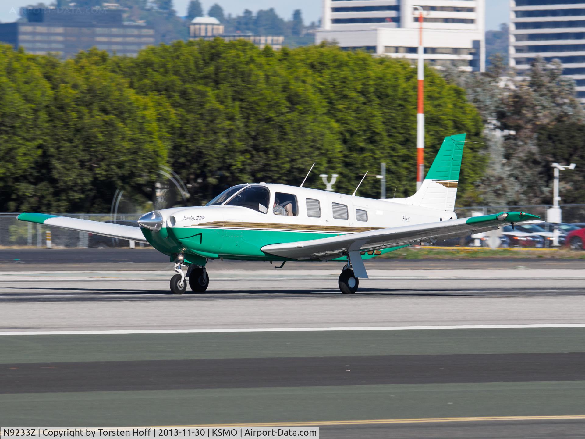 N9233Z, 1993 Piper PA-32R-301 C/N 3213062, N9233Z departing from RWY 21