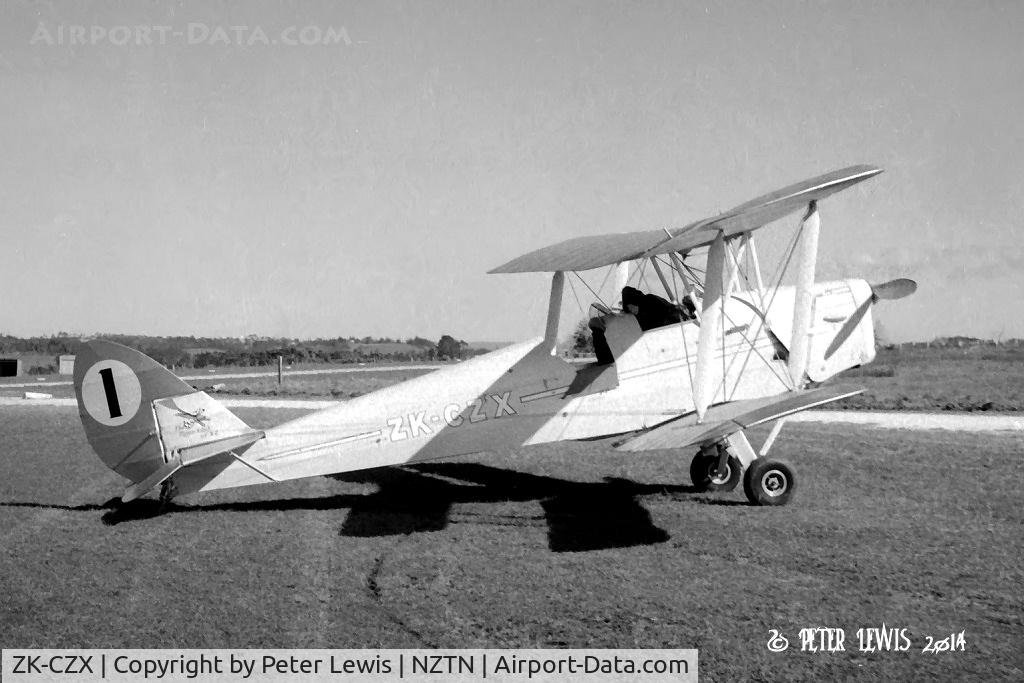 ZK-CZX, De Havilland DH-82A Tiger Moth II C/N 84526, Ian Bennie, Auckland. 1969