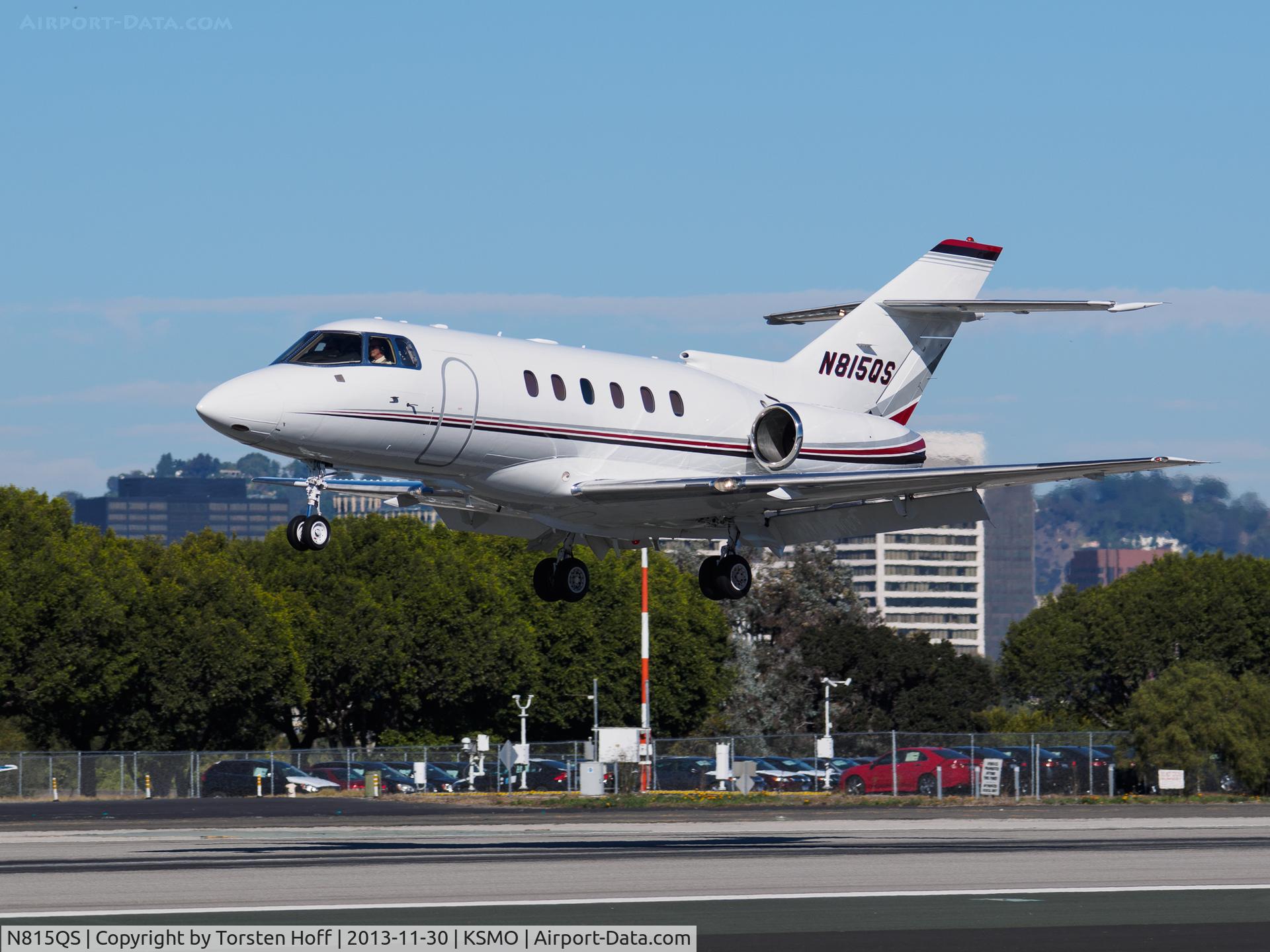 N815QS, 2005 Raytheon Hawker 800XP C/N 258705, N815QS arriving on RWY 21