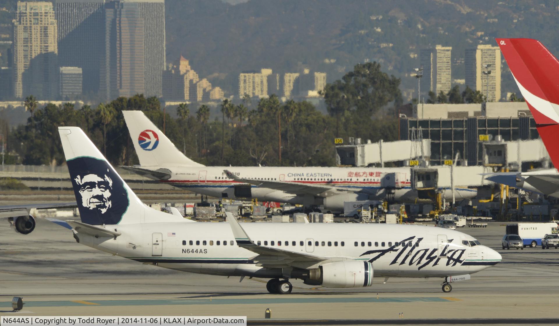 N644AS, 2003 Boeing 737-790 C/N 30795, Taxiing to gate at LAX