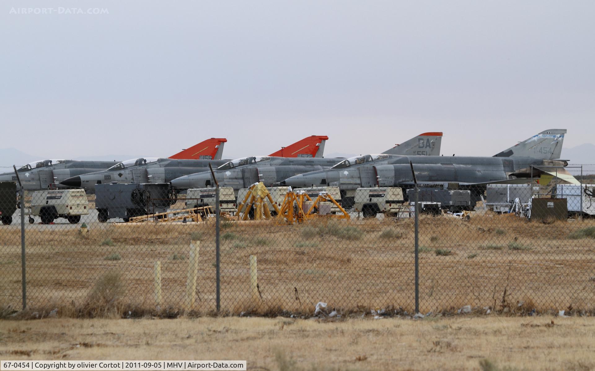 67-0454, 1967 McDonnell Douglas RF-4C Phantom II C/N 3039, The one on the right