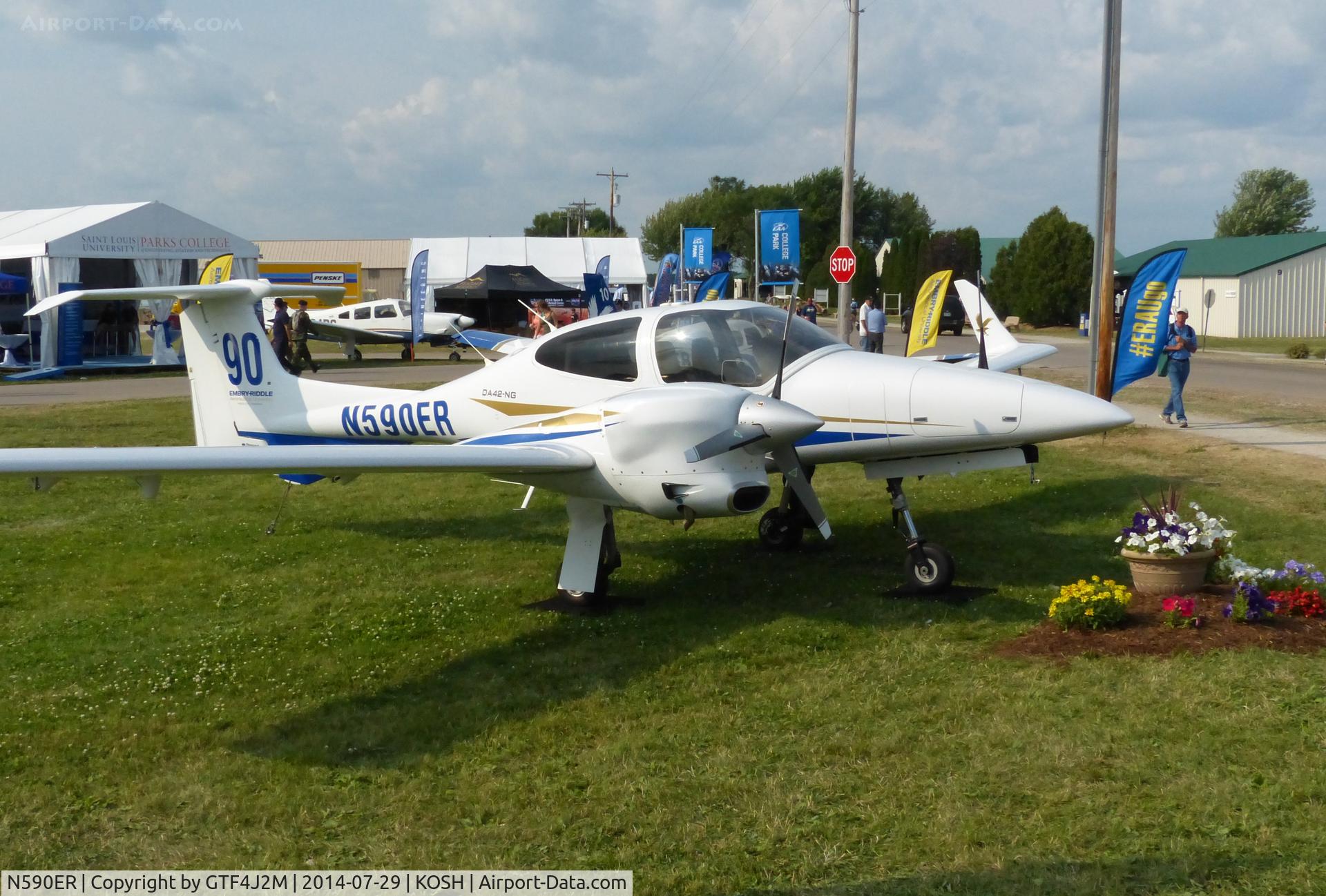 N590ER, 2007 Diamond DA-42 Twin Star C/N 42.AC069, N590ER   at Oshkosh 29.7.14