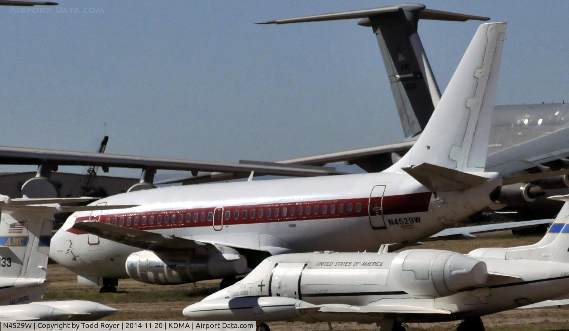 N4529W, 1982 Boeing 737-2K9 C/N 22504, Passing time at the 