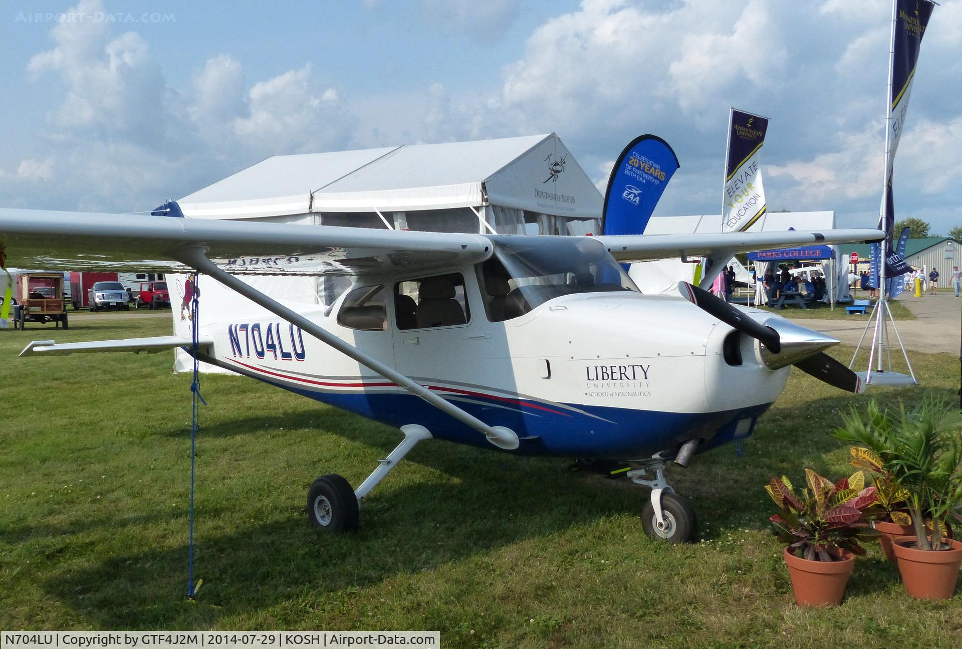 N704LU, 2014 Cessna 172S Skyhawk C/N 172S11425, N704LU   at Oshkosh 29.7.14