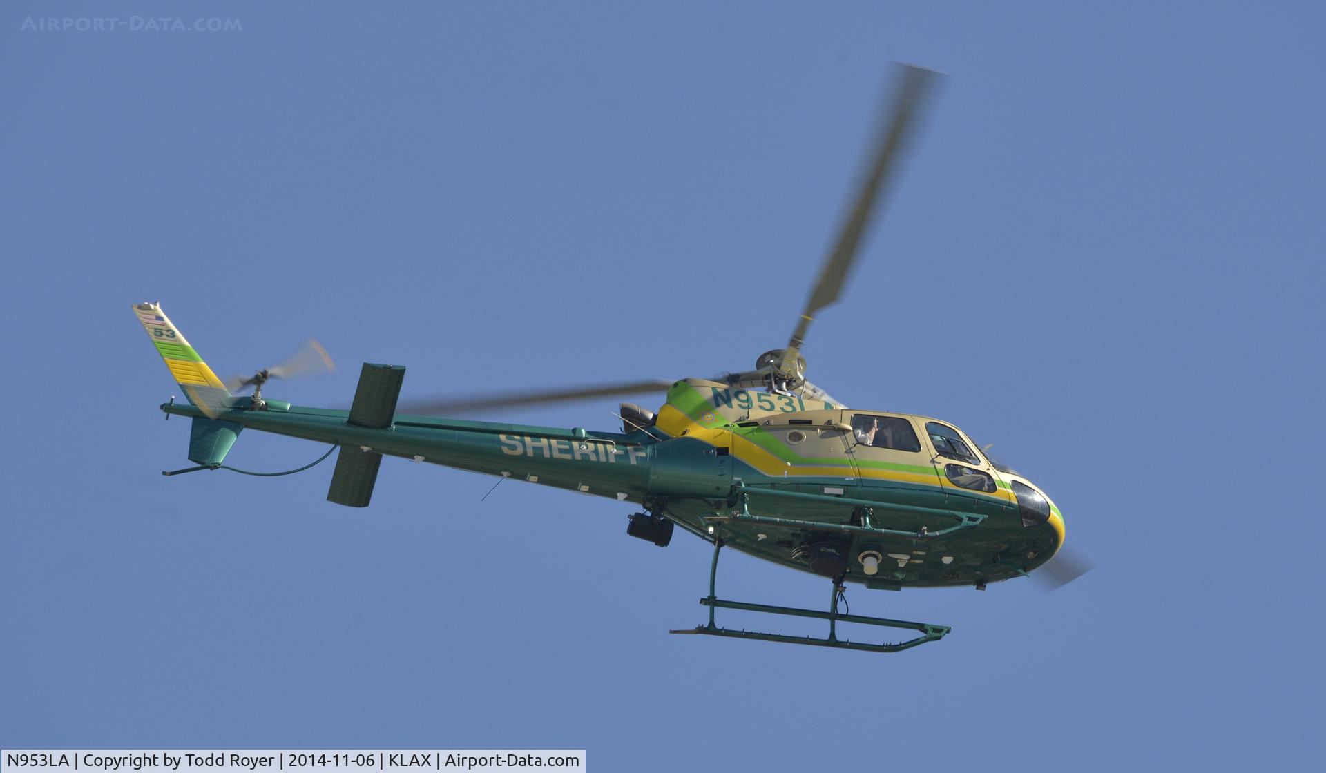 N953LA, Eurocopter AS-350B-2 Ecureuil Ecureuil C/N 4990, Departing LAX to the south