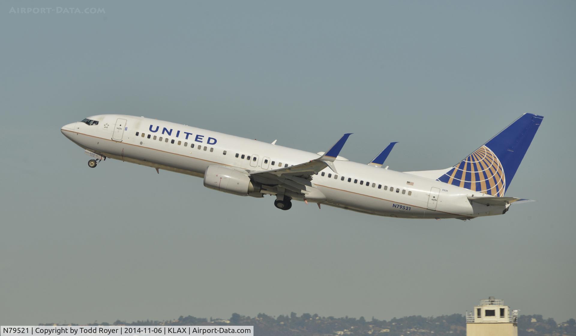 N79521, 2010 Boeing 737-824 C/N 31662, Departing LAX on 25R