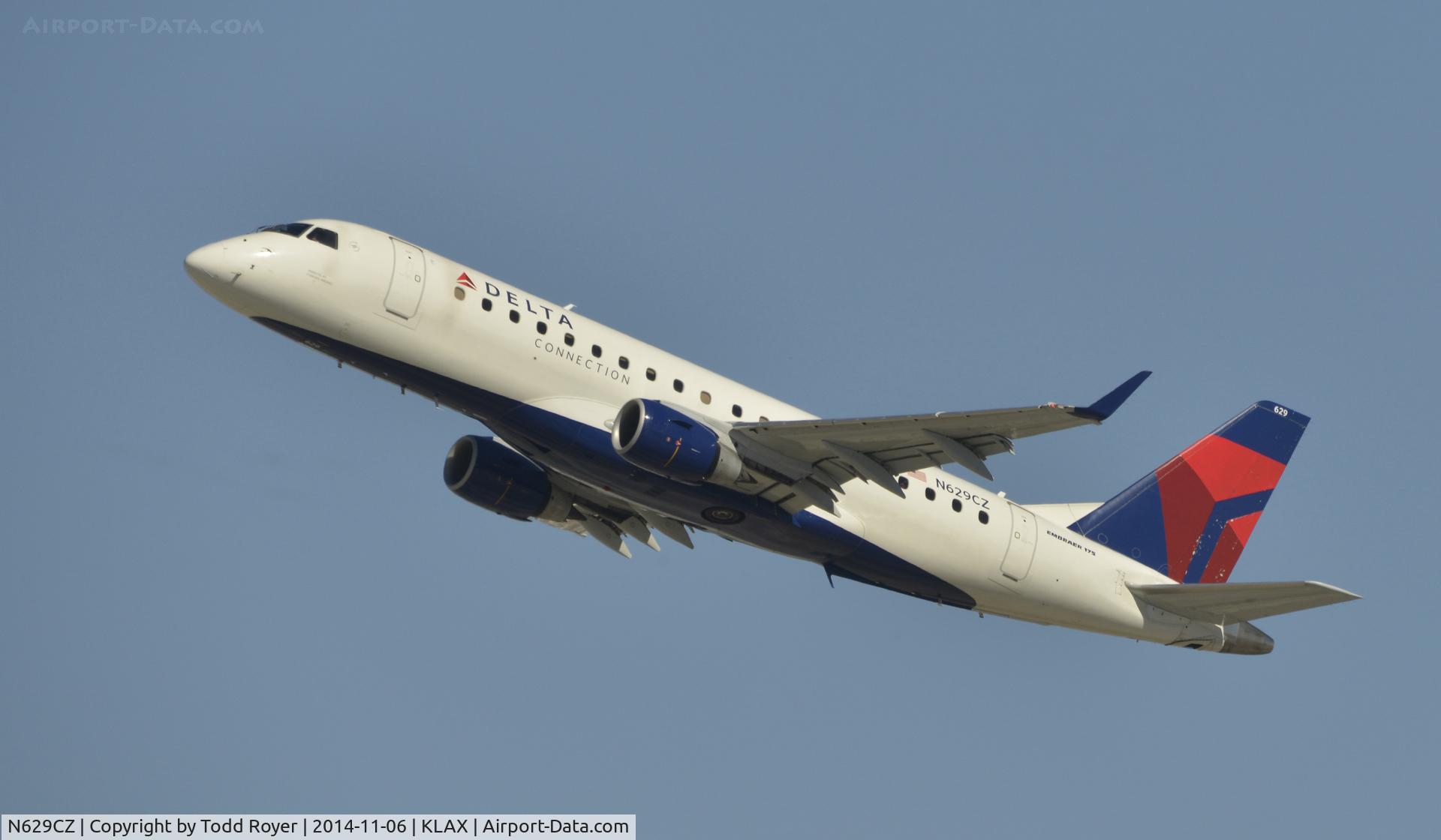 N629CZ, 2008 Embraer 175LR (ERJ-170-200LR) C/N 17000236, Departing LAX on 25R
