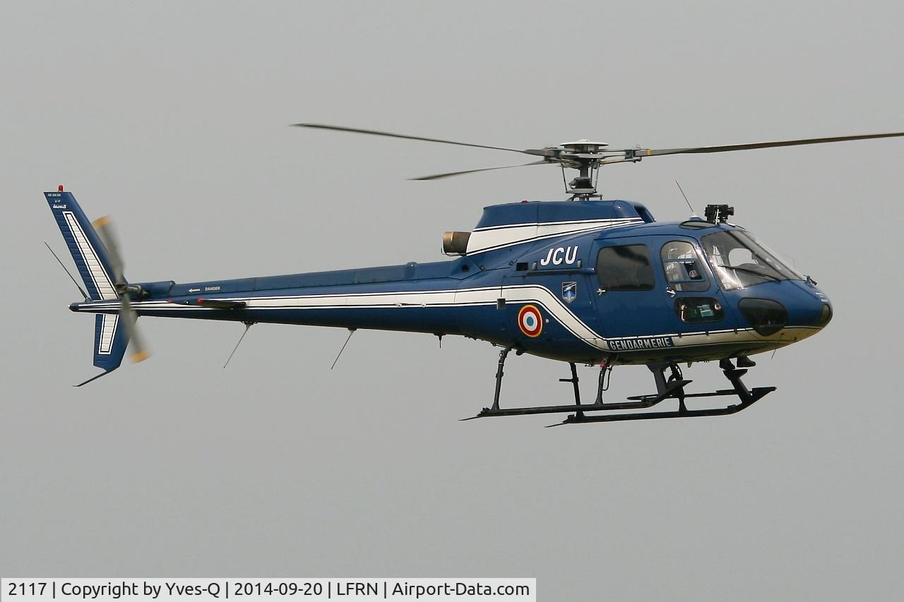 2117, Aérospatiale AS-350B Ecureuil C/N 2117, Aérospatiale AS-350B Ecureuil, Solo display, Rennes-St Jacques airport (LFRN-RNS) Air show 2014