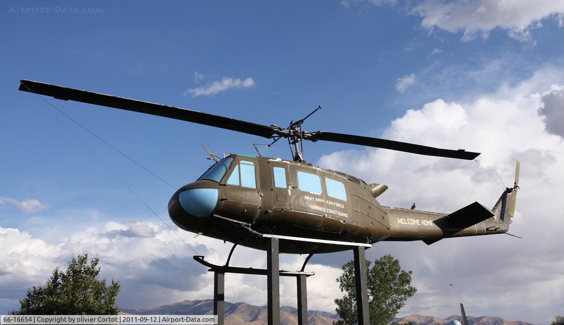 66-16654, 1967 Bell UH-1H Iroquois C/N 8848, winnemucca park